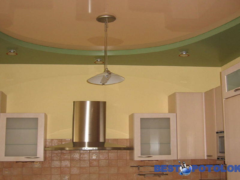 Как комбинировать цвет потолка для кухни