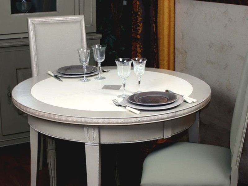 Круглый столик в стиле прованс