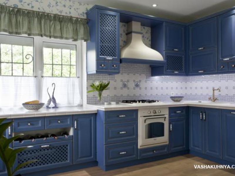 Синий цвет кухни 